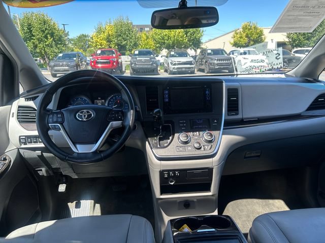 Used 2017 Toyota Sienna XLE w/ XLE Navigation Package AWD/4WD image 13