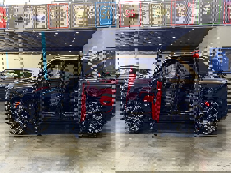 Used 2026 Rolls-Royce Cullinan image 1