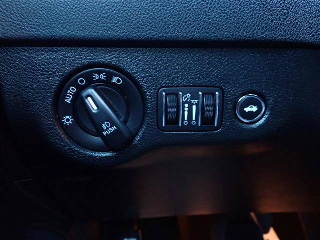 Used 2022 Dodge Charger SXT AWD/4WD image 20