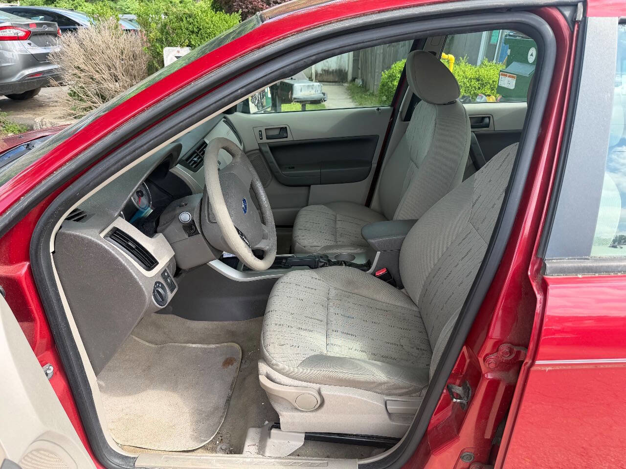 Used 2010 Ford Focus SE FWD image 15