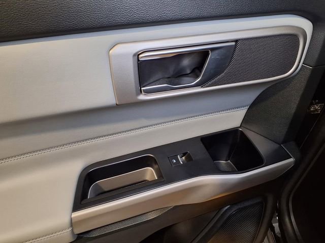 Used 2024 Ford Explorer XLT w/ Equipment Group 202A image 23