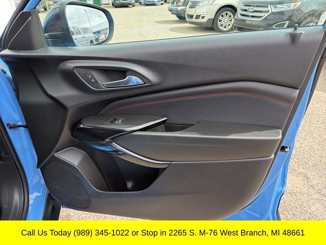 Used 2024 Chevrolet Trax RS w/ Sunroof Package image 39