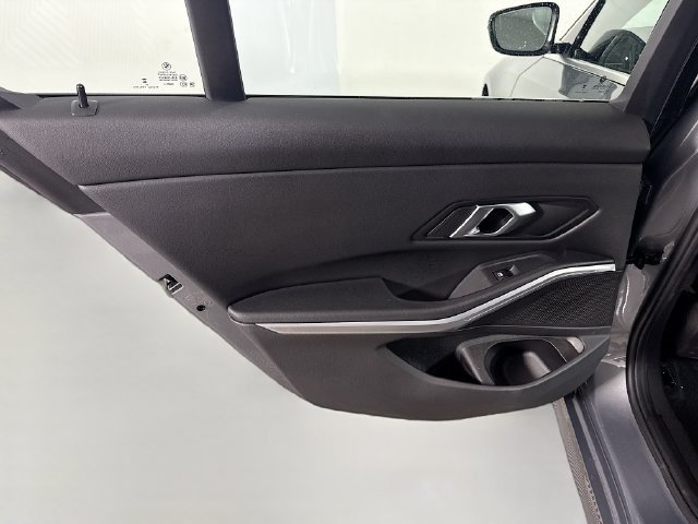 Used 2024 BMW 330i Sedan w/ Convenience Package RWD image 25