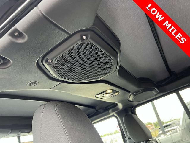 Used 2021 Jeep Gladiator Overland w/ Cold Weather Group image 13