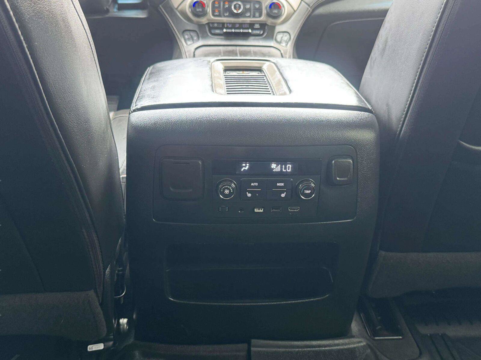 Used 2019 GMC Yukon Denali w/ Denali Ultimate Package AWD/4WD image 44