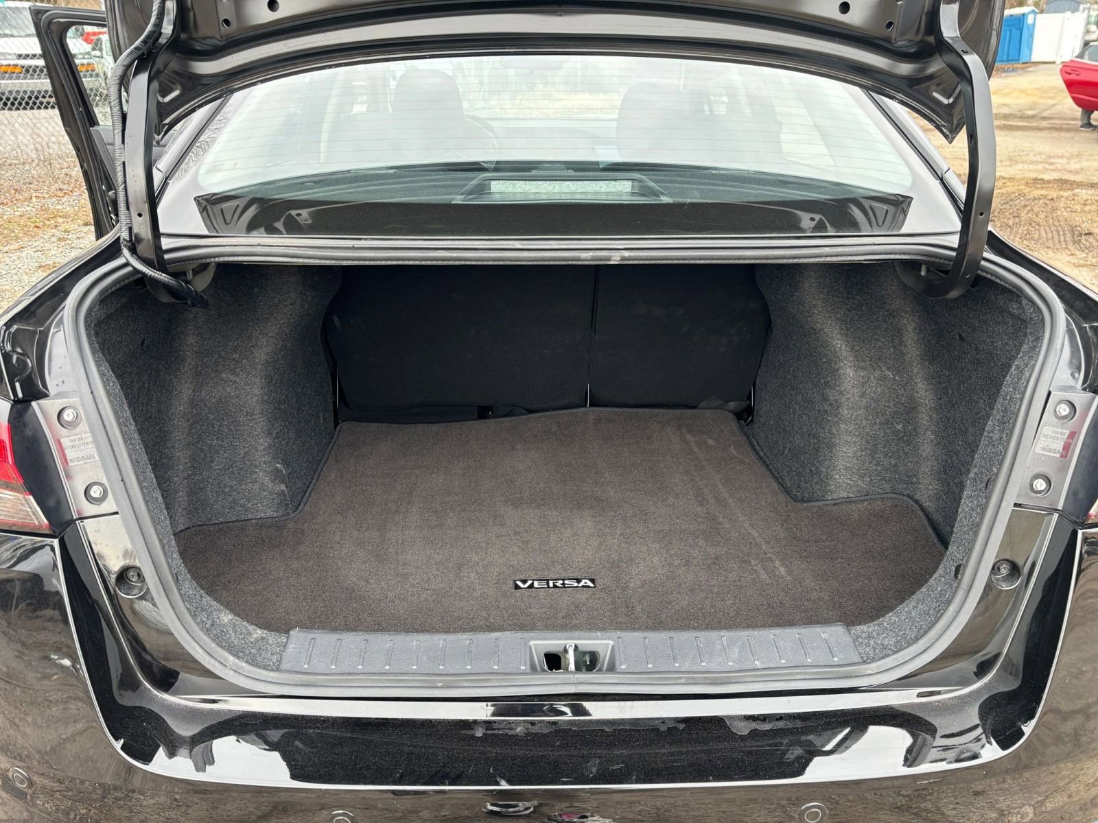 Used 2025 Nissan Versa SV image 31