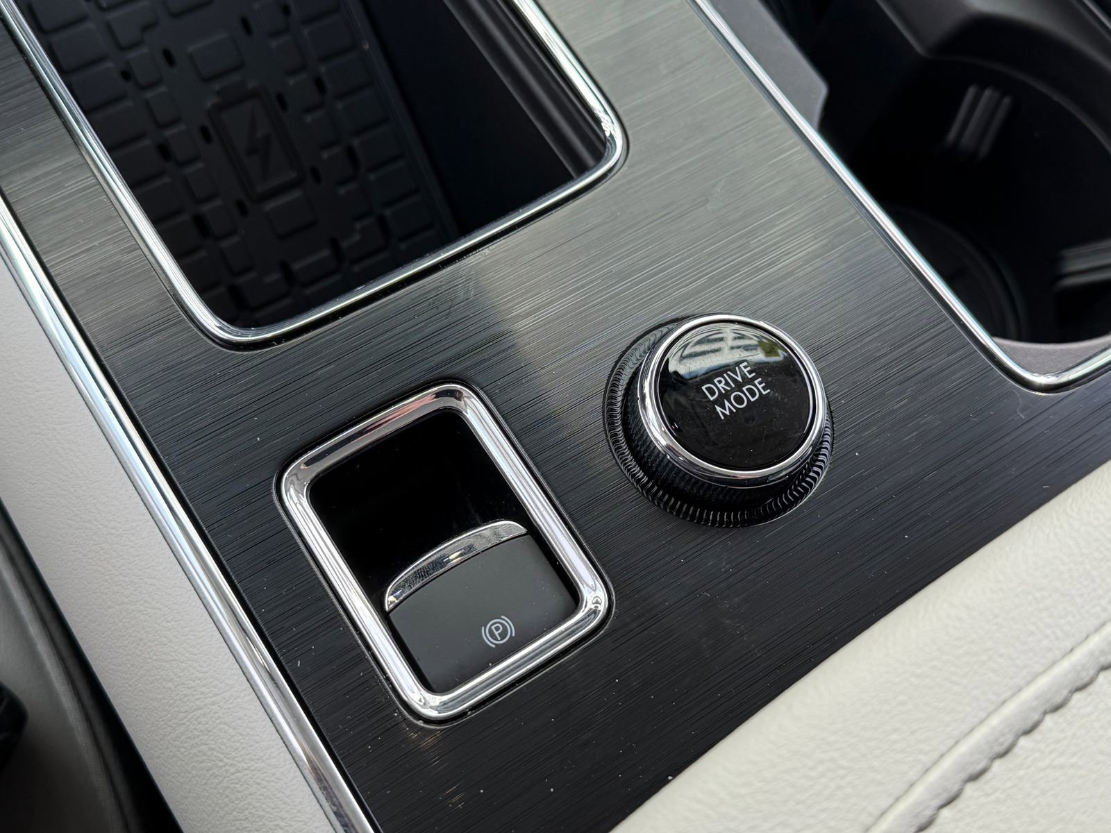 New 2026 Lincoln Aviator AWD image 31