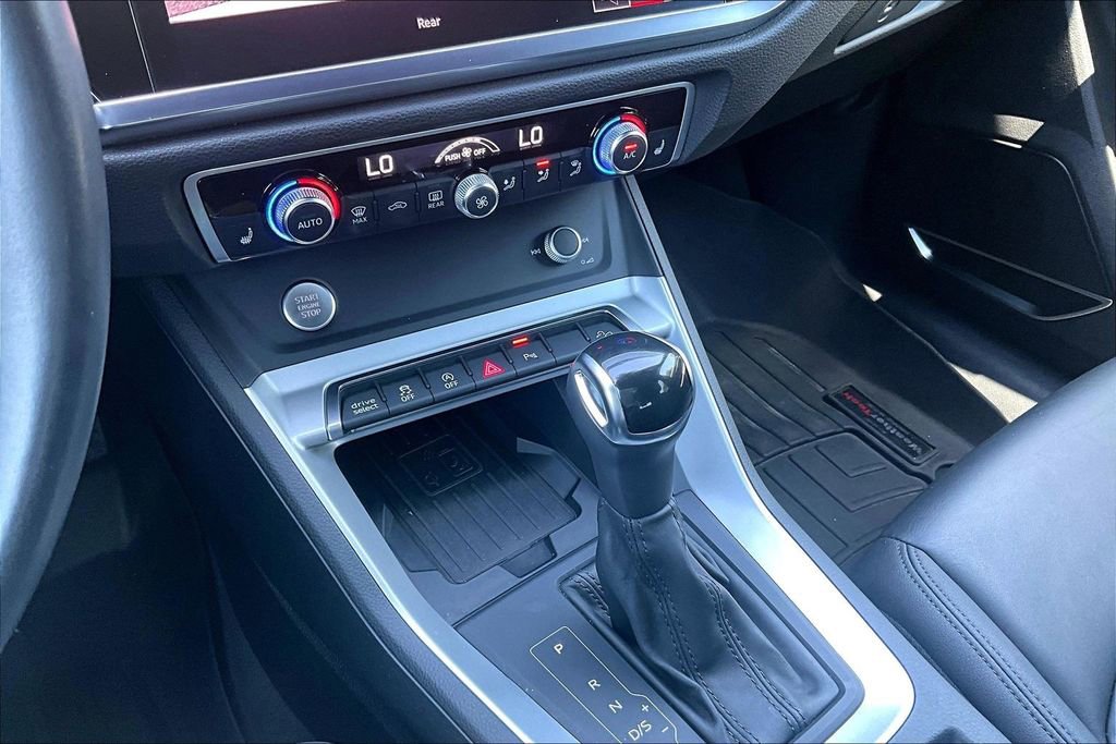 Used 2020 Audi Q3 2.0T Premium Plus w/ Premium Plus Package AWD/4WD image 23