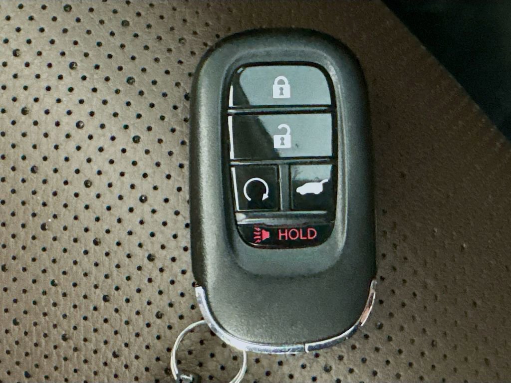 Used 2023 Honda Pilot Elite image 42