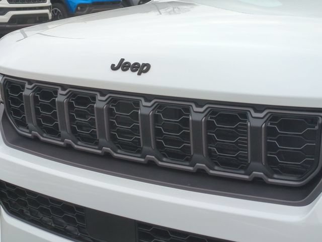 New 2026 Jeep Grand Cherokee Limited w/ Limited Altitude Package RWD image 24