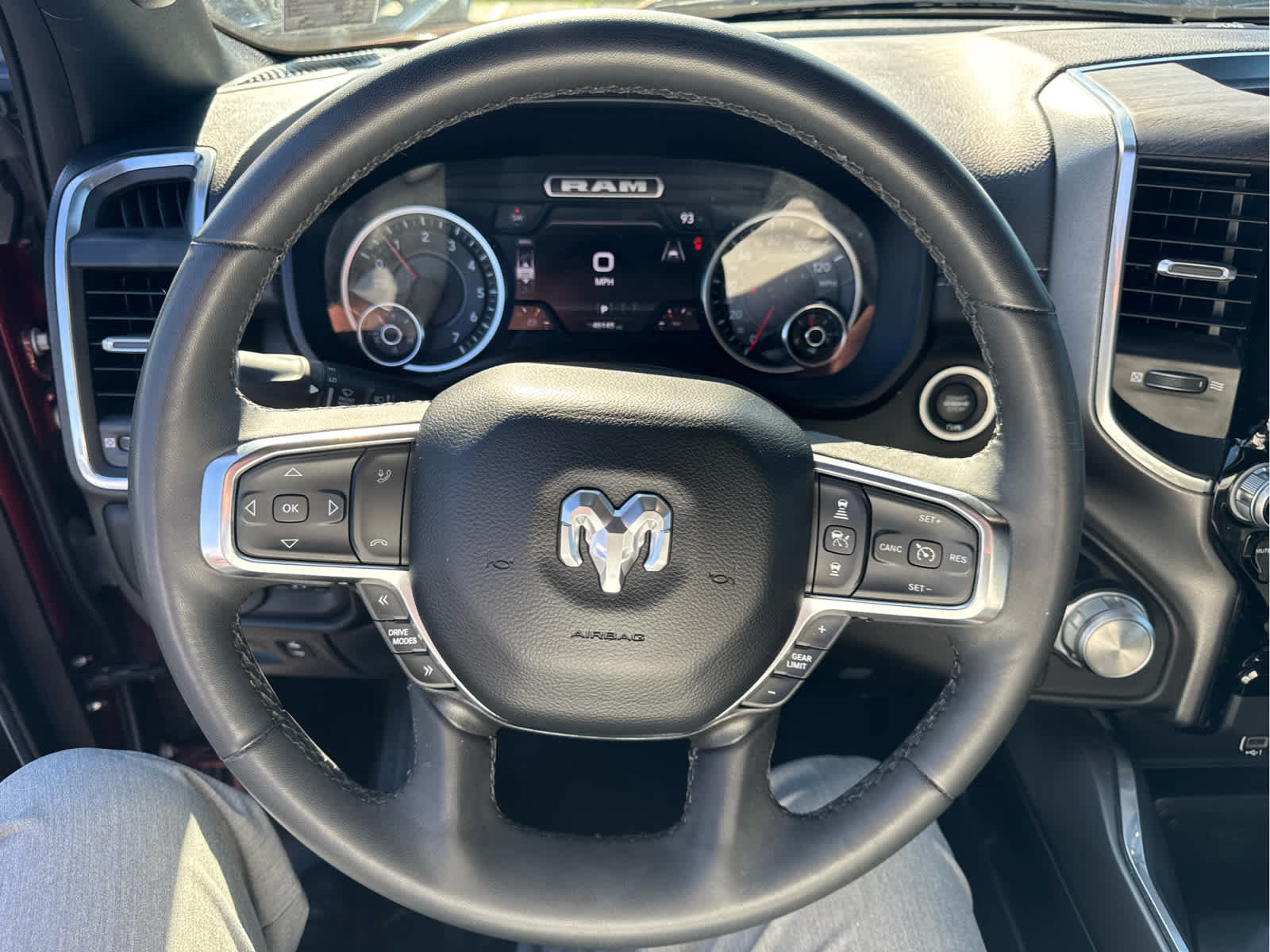 Used 2025 RAM 1500 Laramie AWD/4WD image 37
