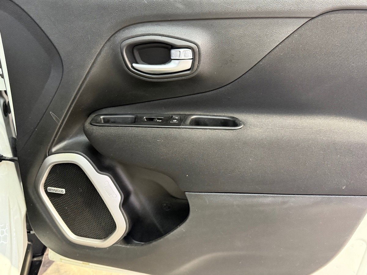 Used 2021 Jeep Renegade Latitude w/ Sun & Sound Group FWD image 37