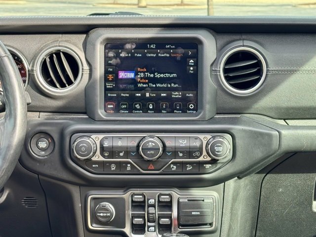 Used 2019 Jeep Wrangler Unlimited Sahara image 22