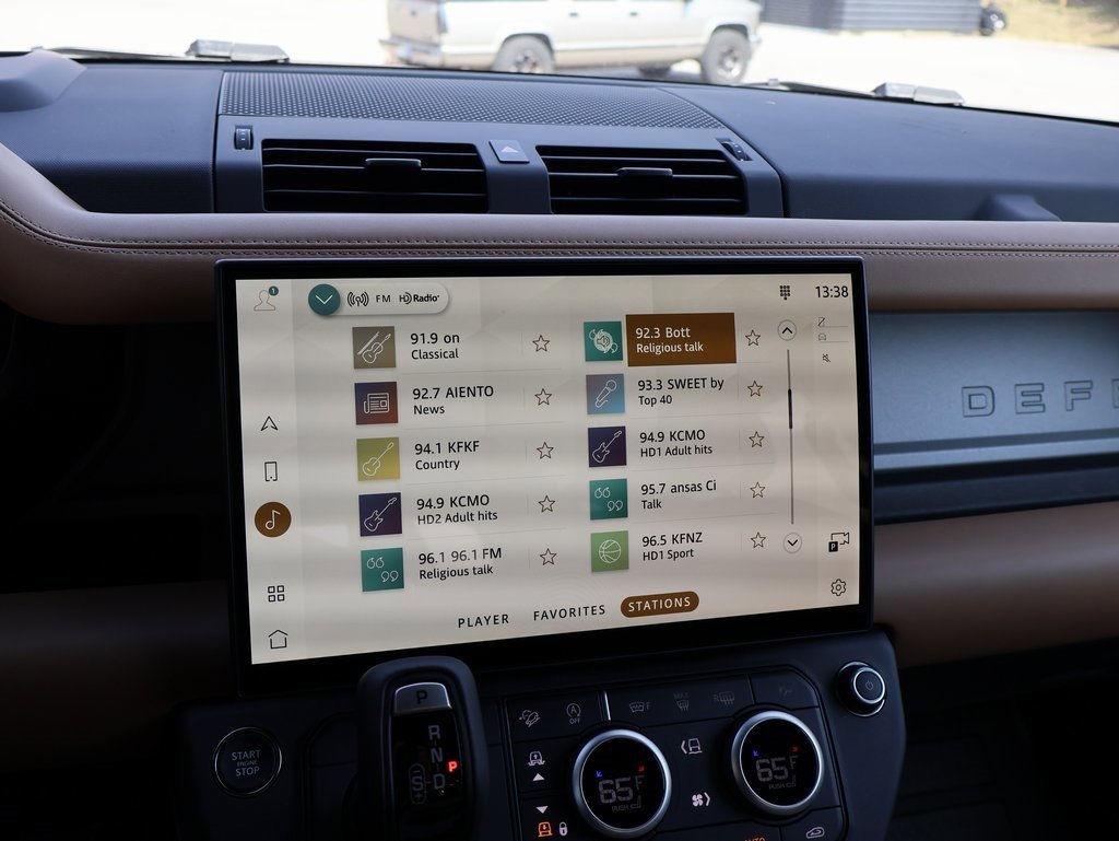 New 2026 Land Rover Defender 110 V8 image 21