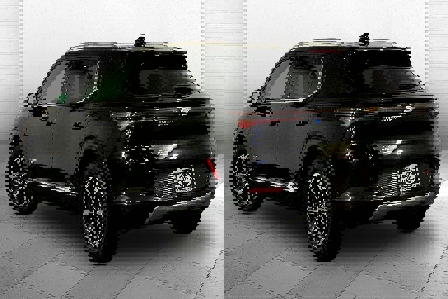 Used 2025 Chevrolet Equinox EV LT image 11