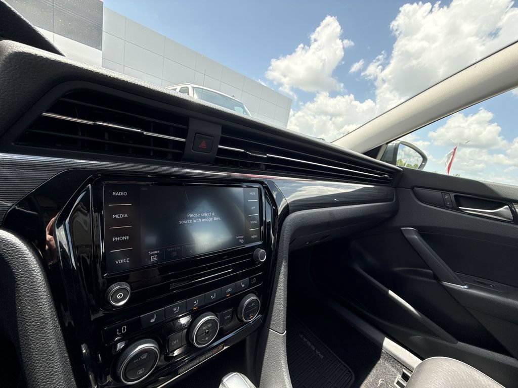 Used 2020 Volkswagen Passat 2.0T R-Line FWD image 20
