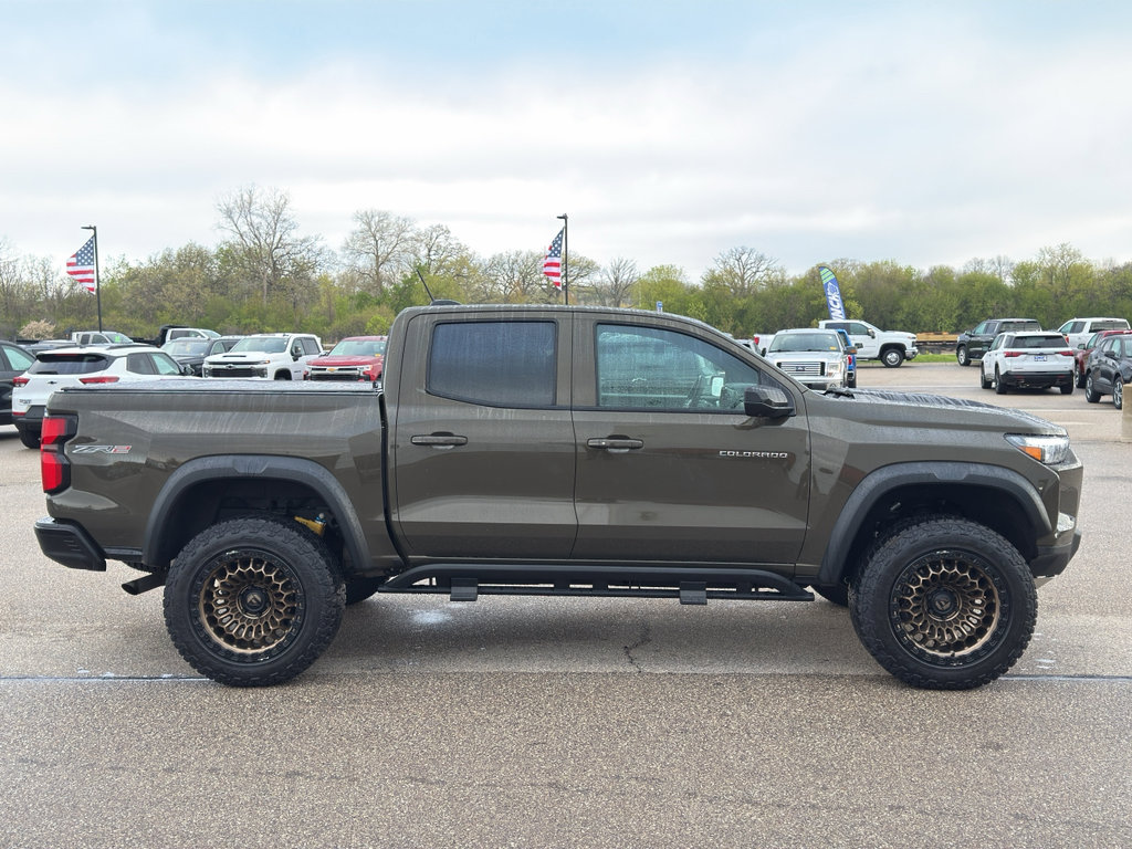 Used 2025 Chevrolet Colorado ZR2 w/ Technology Package AWD/4WD image 7