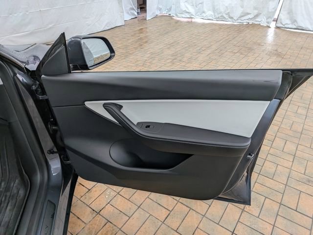 Used 2022 Tesla Model Y Performance image 23