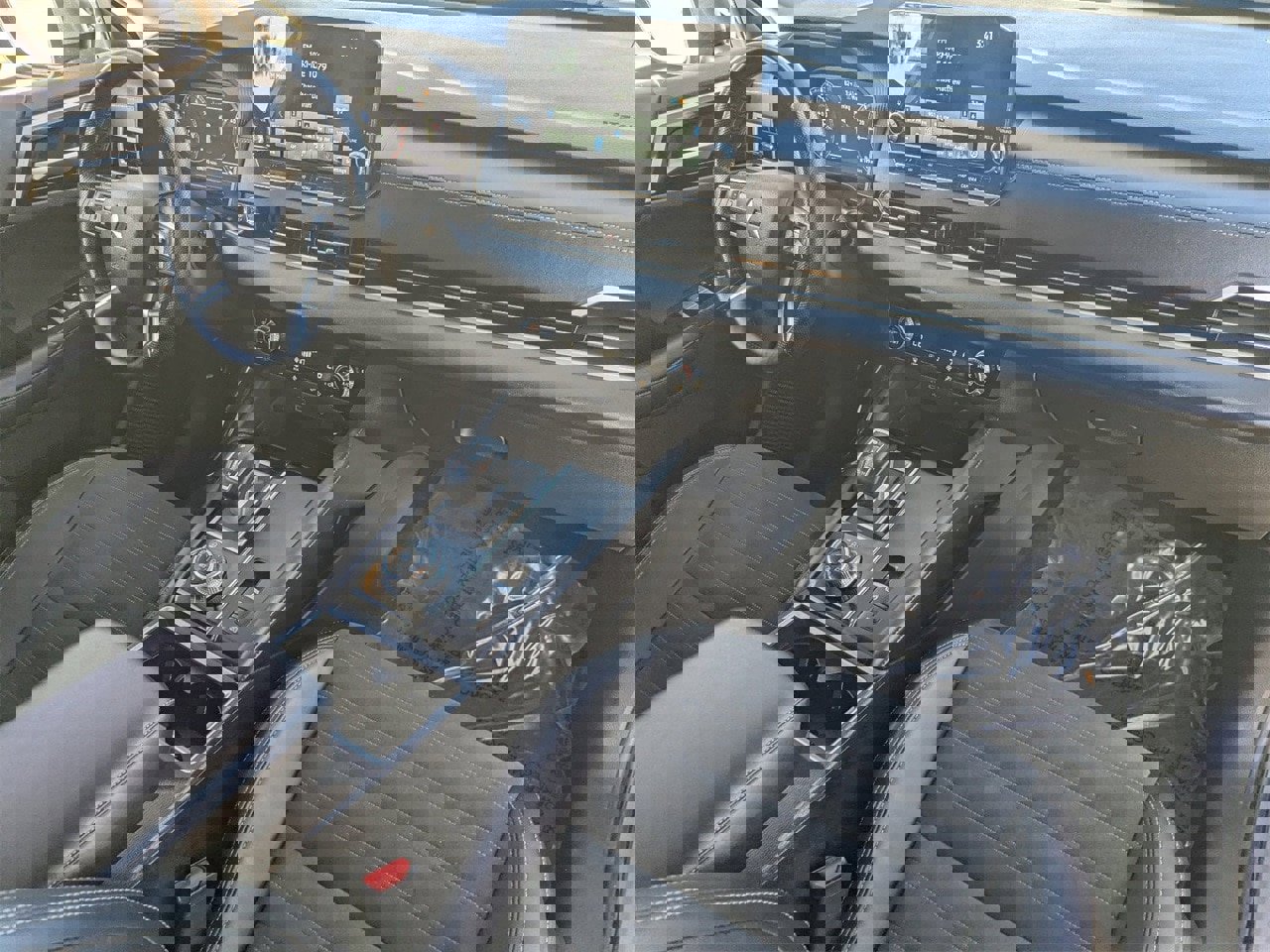 Used 2024 Mitsubishi Outlander AWD image 10