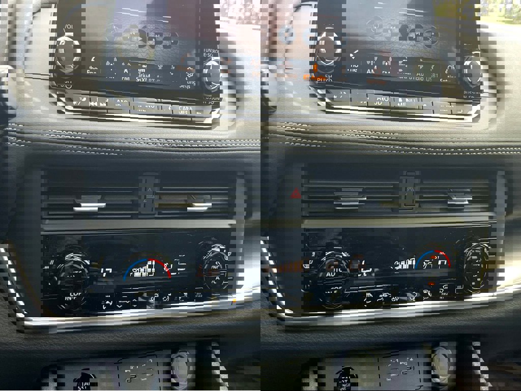 New 2025 Nissan Rogue SV image 24