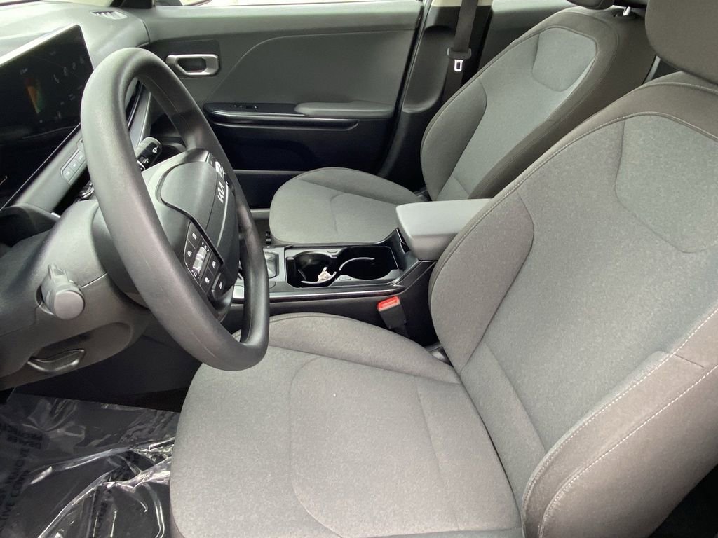 Used 2025 Kia K4 LXS image 22