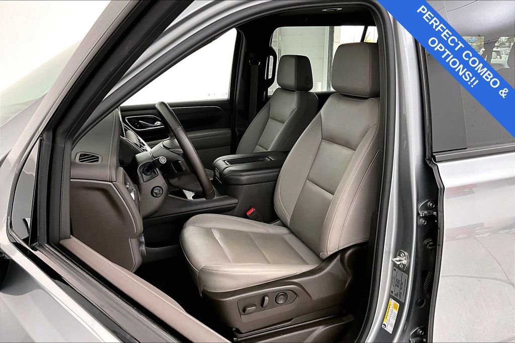 Used 2024 Chevrolet Suburban Z71 w/ Luxury Package image 34
