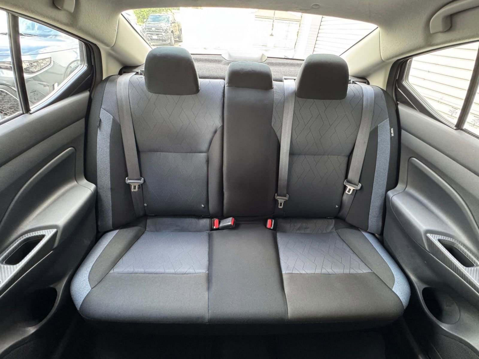 Used 2025 Nissan Versa SV image 37