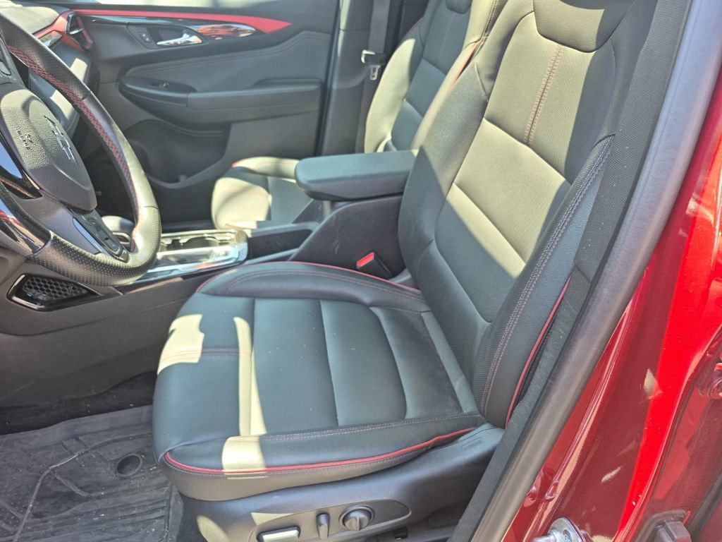 Used 2025 Chevrolet TrailBlazer RS w/ Convenience Package AWD/4WD image 11