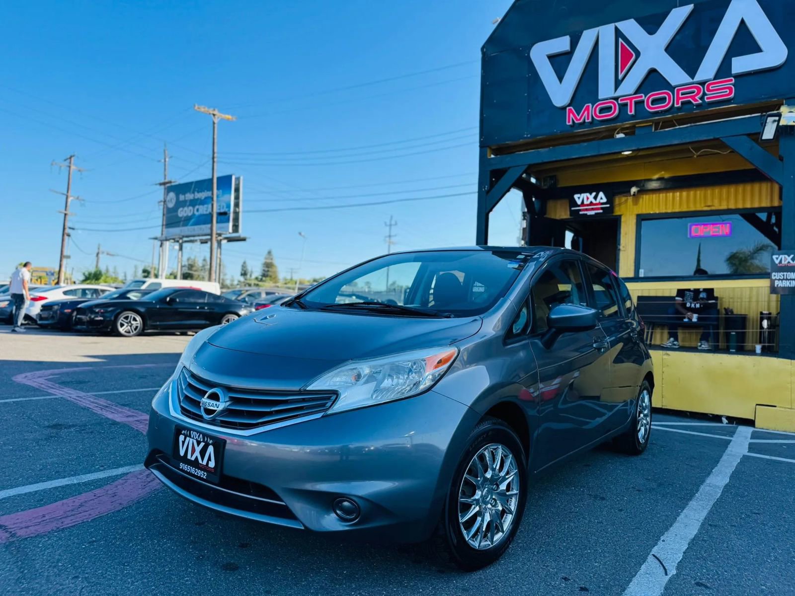 Used 2016 Nissan Versa Note SV FWD image 1