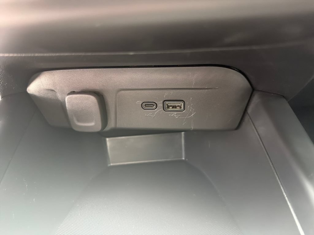 Used 2026 Chevrolet Trax LS w/ LS Convenience Package FWD image 38