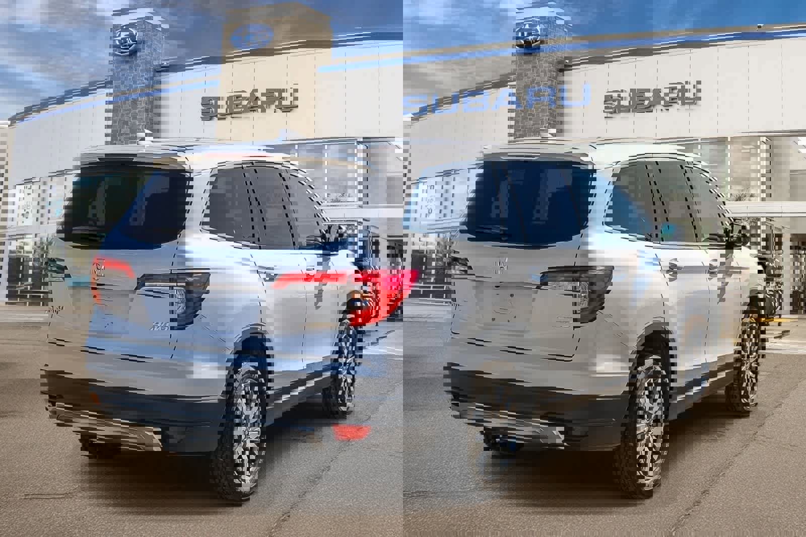 Used 2020 Honda Pilot EX image 4