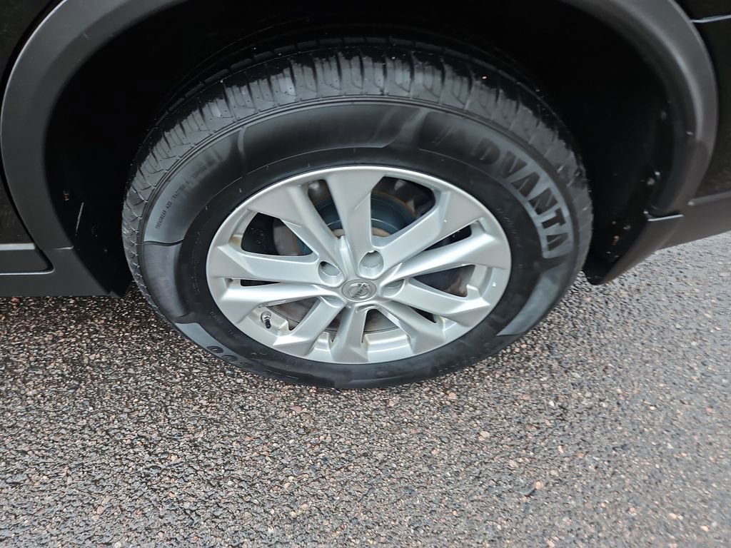 Used 2015 Nissan Rogue SV AWD/4WD image 27