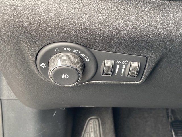 New 2026 Jeep Compass Limited image 25