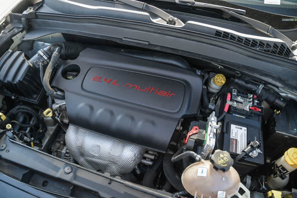 Used 2017 Jeep Renegade Altitude FWD image 26