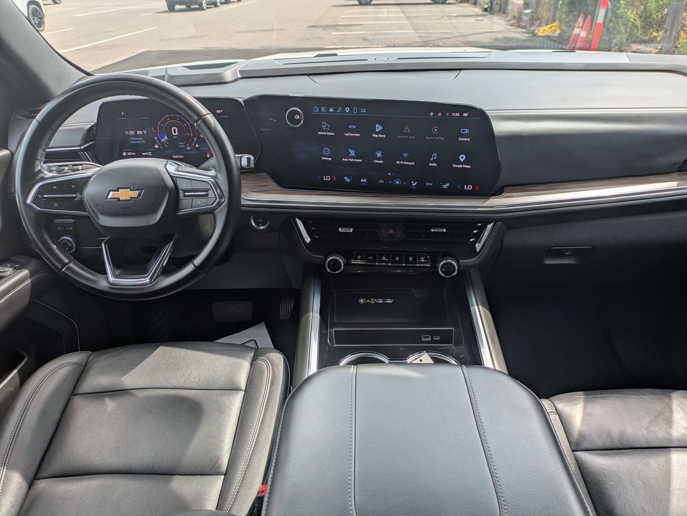 Used 2025 Chevrolet Suburban LT AWD/4WD image 15
