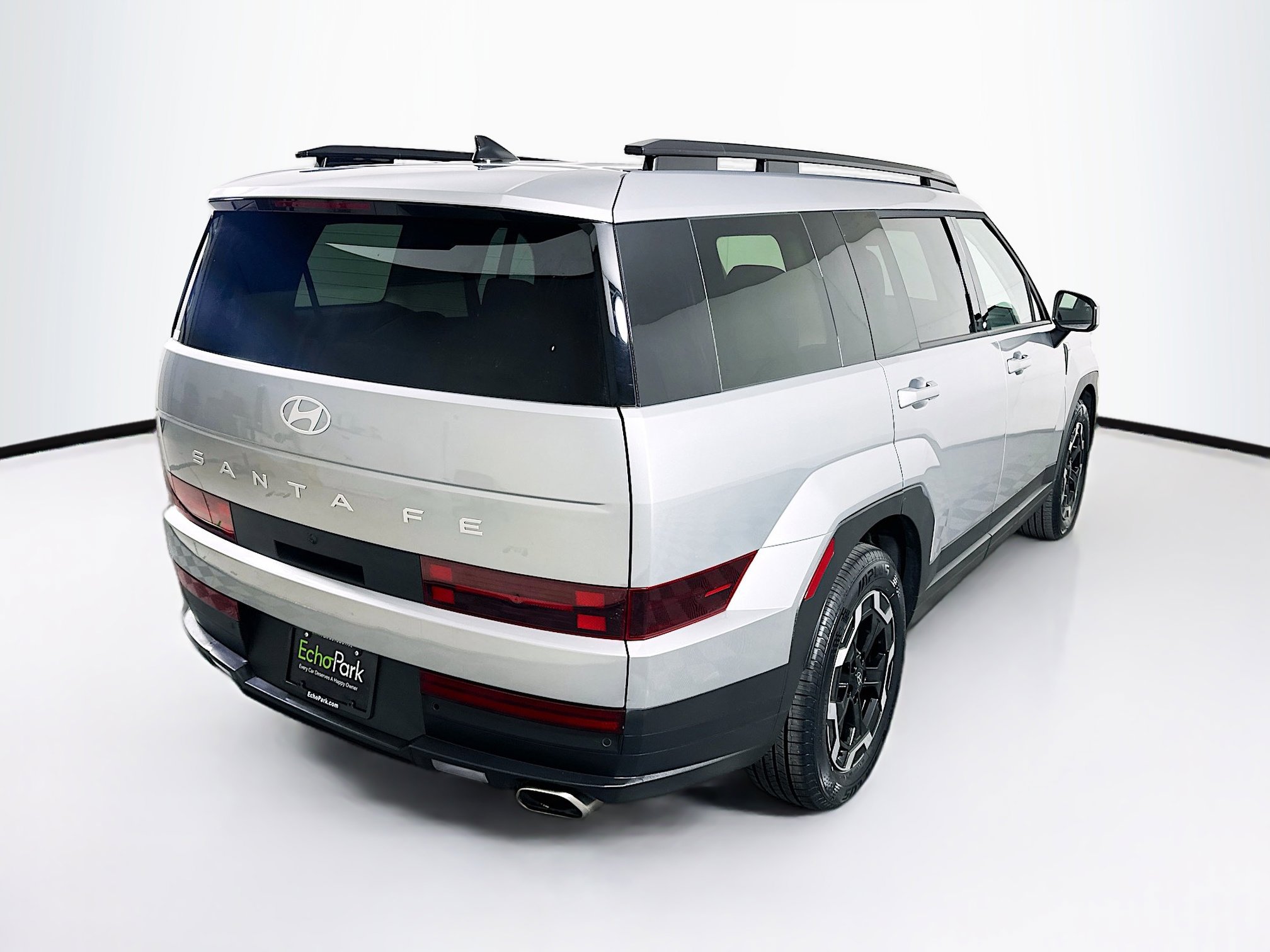 Used 2025 Hyundai Santa Fe SEL FWD image 9