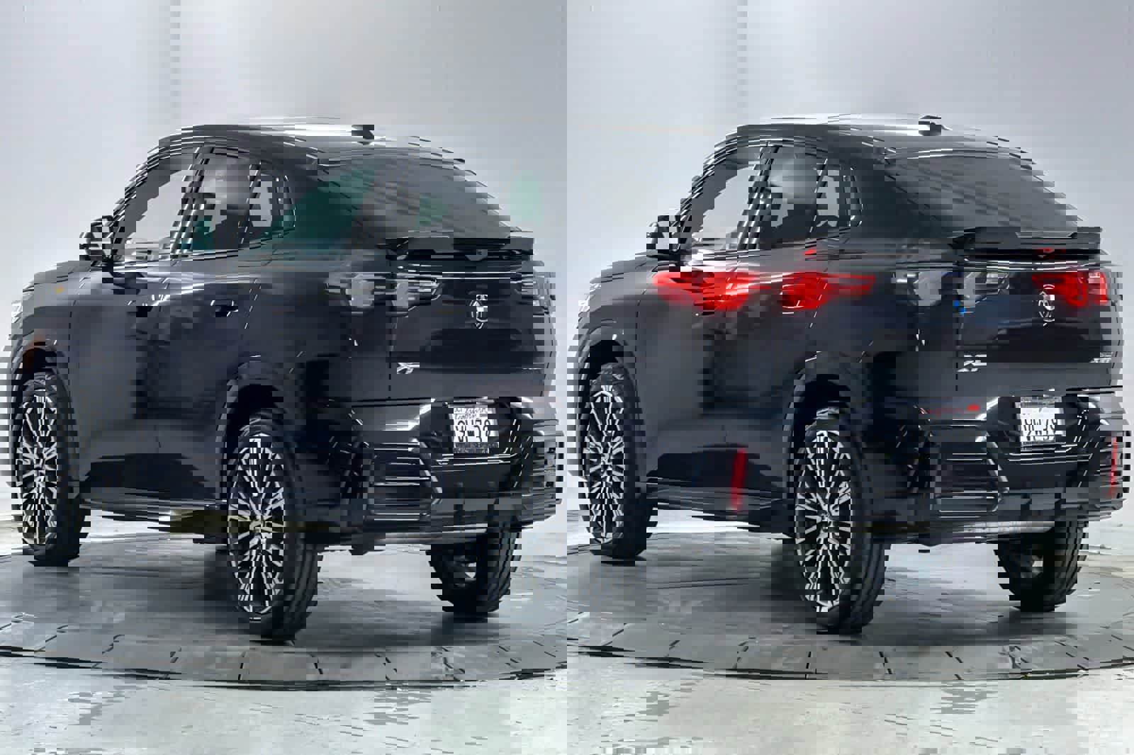 Used 2025 BMW X2 xDrive28i w/ M Sport Package image 6