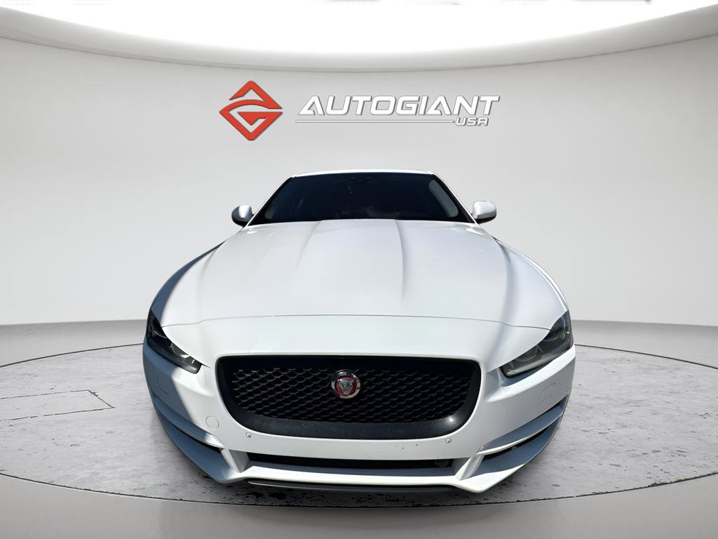 Used 2017 Jaguar XE Premium image 8
