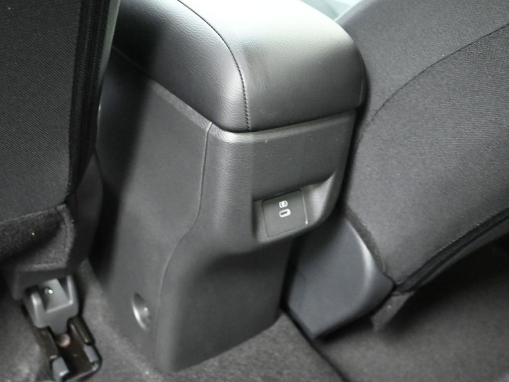 New 2025 Nissan Versa SV w/ Trunk Package FWD image 22