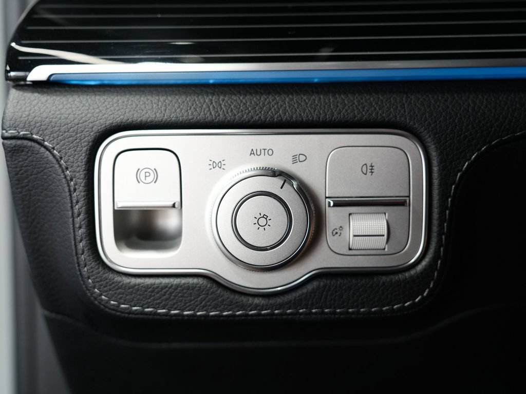 Used 2024 Mercedes-Benz GLE 450e 4MATIC image 26