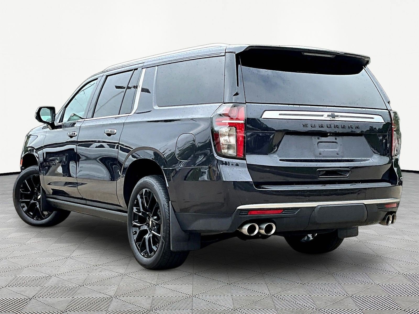 Used 2022 Chevrolet Suburban High Country AWD/4WD image 4