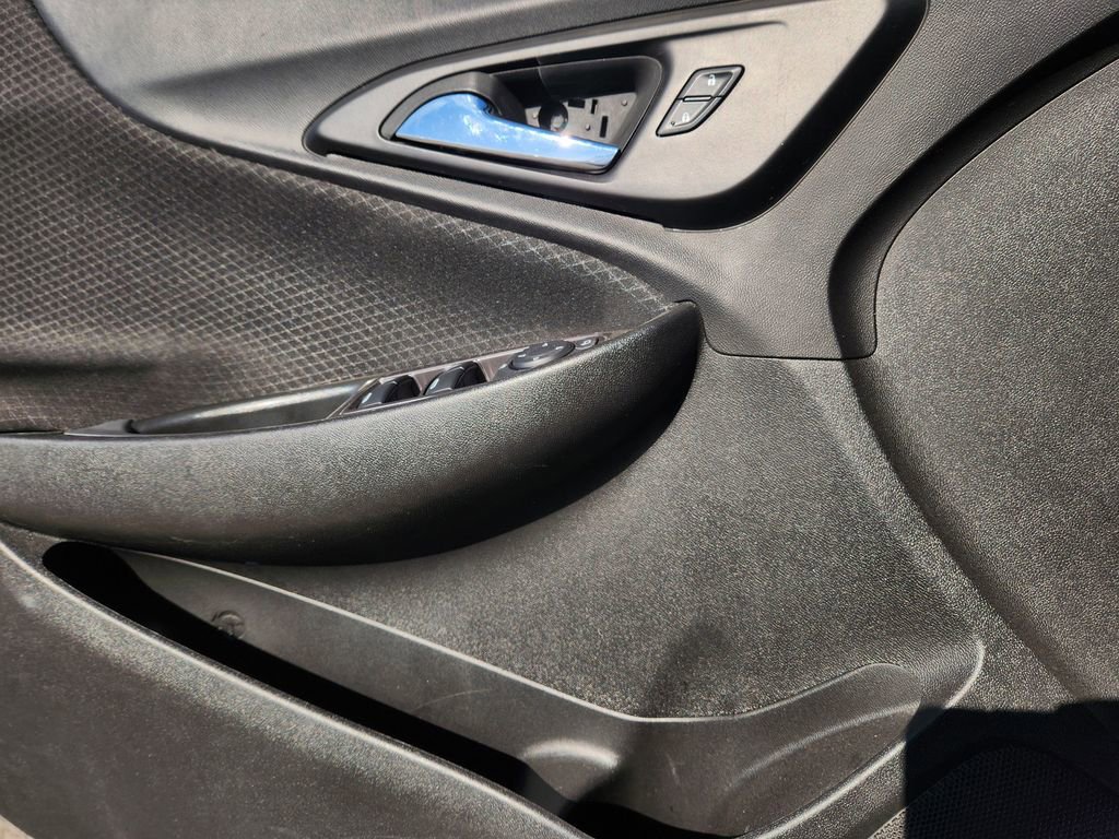 Used 2023 Chevrolet Malibu LT image 23