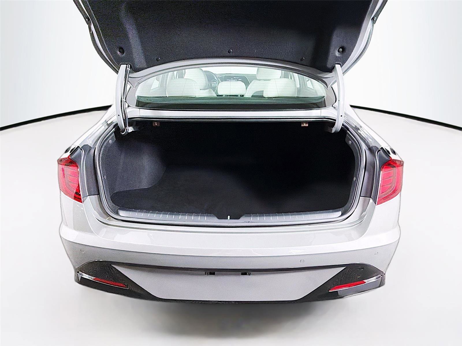 Used 2023 Hyundai Sonata Limited image 28