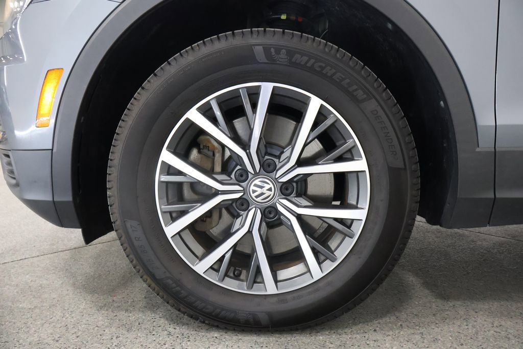 Used 2019 Volkswagen Tiguan SE w/ Panoramic Sunroof Package image 5