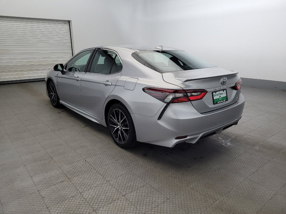 Used 2022 Toyota Camry SE image 5