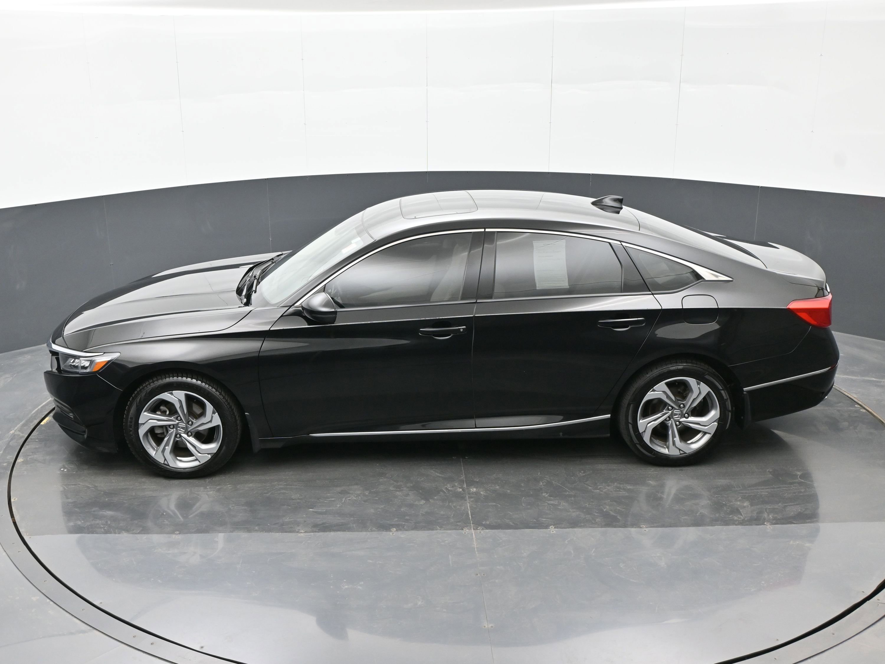 Used 2018 Honda Accord EX-L image 37