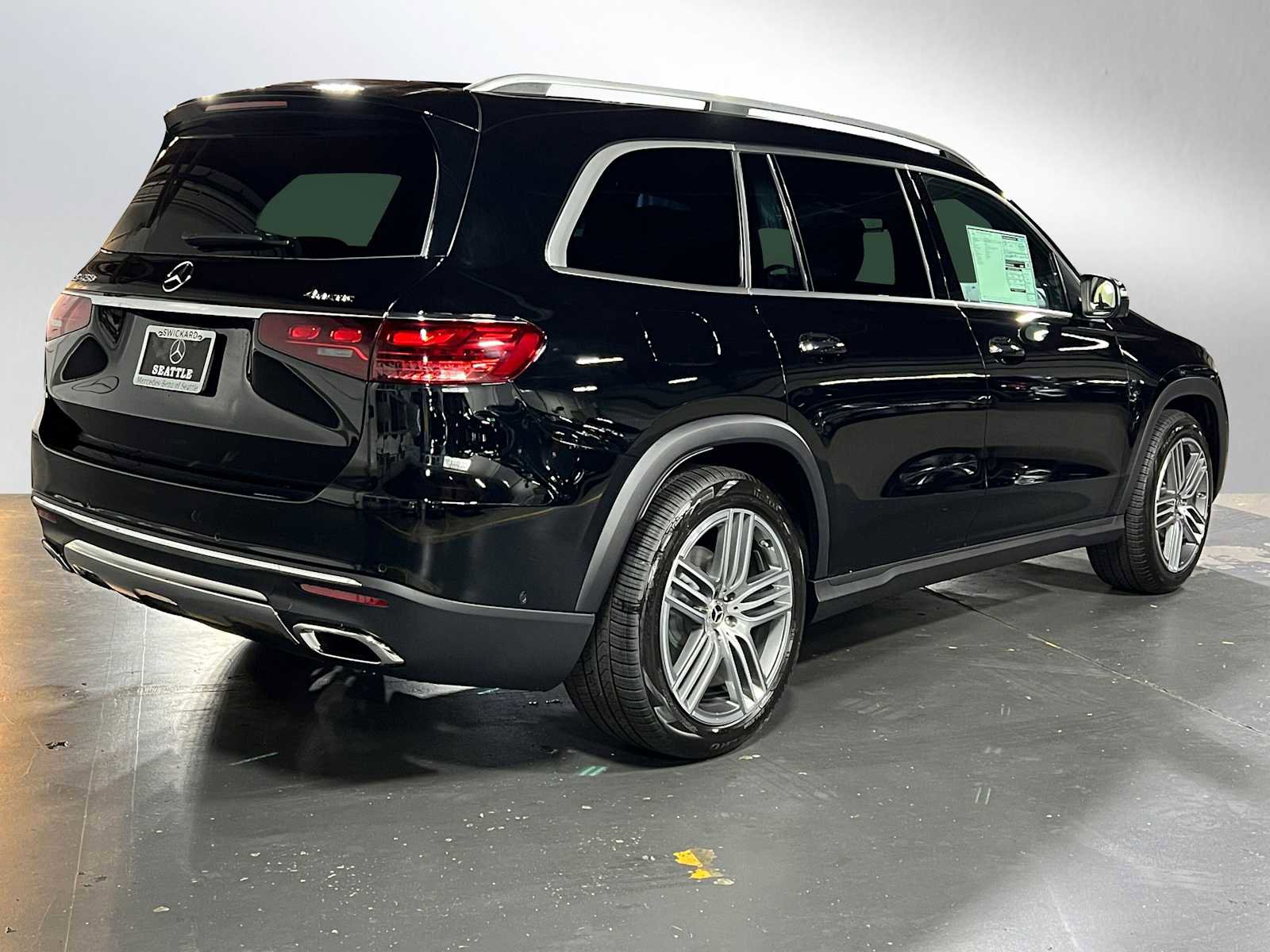 New 2026 Mercedes-Benz GLS 450 4MATIC image 3