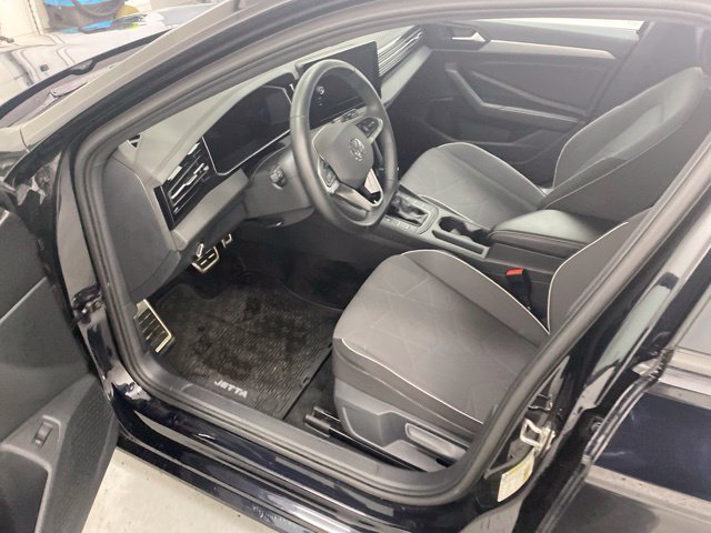 Used 2026 Volkswagen Jetta Sport FWD image 9