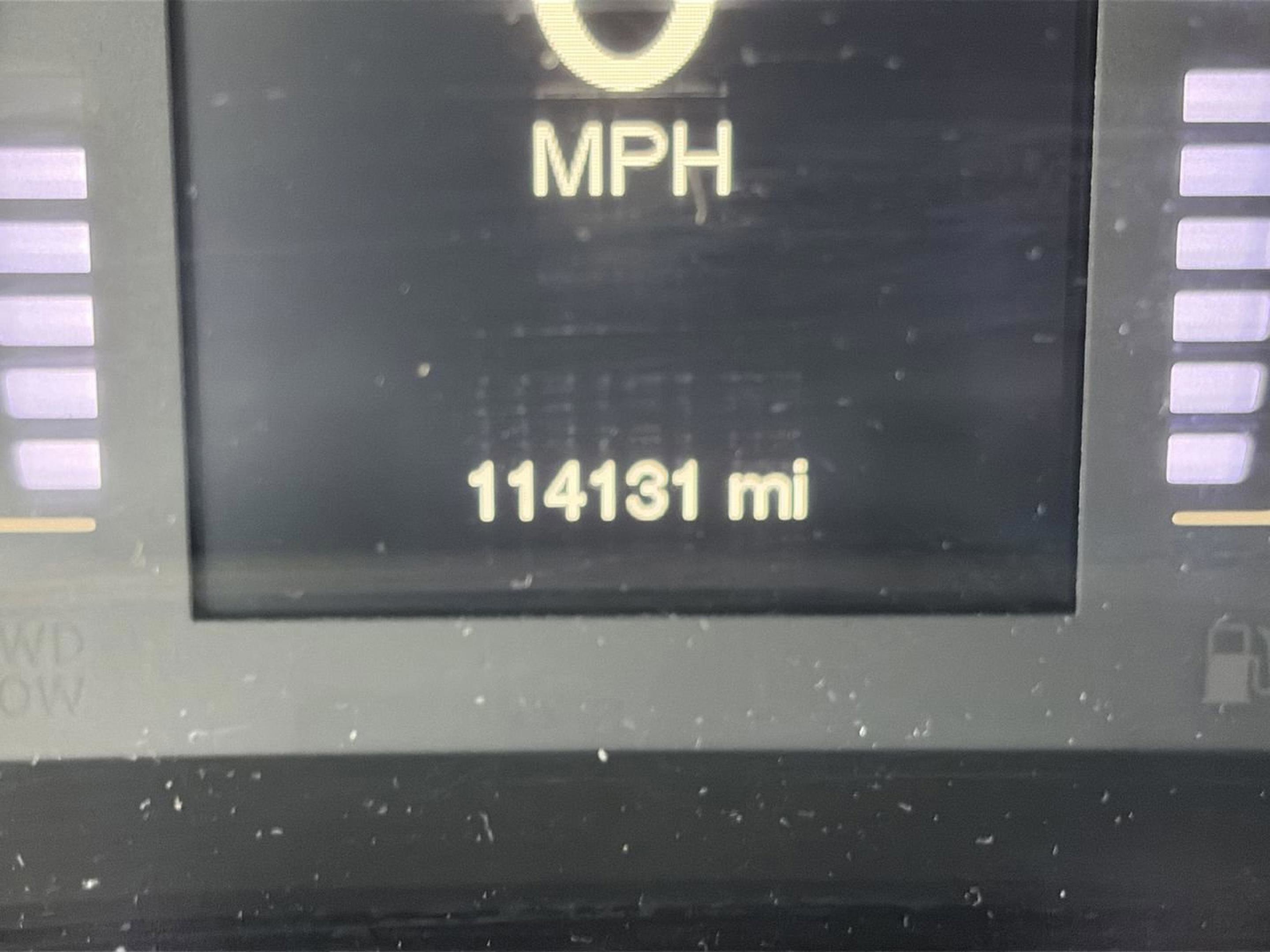 Used 2016 Jeep Cherokee Latitude w/ Cold Weather Group image 23