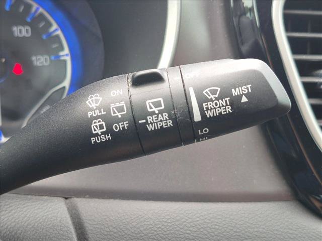 Used 2025 Chrysler Pacifica Select FWD image 6